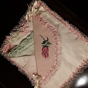 Vintage hankie holder with 3 hankies